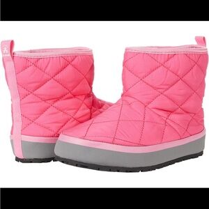 Kamik Kids “Puffy Mid” Slipper Boot in Fuchsia, size 10 NWT